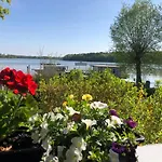 Gast-& Logierhaus Am Rheinsberger 4*