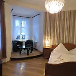 Maison d'hôtes Gast-& Logierhaus Am Rheinsberger 4*