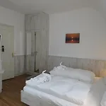 Gast-& Logierhaus Am Rheinsberger 4*
