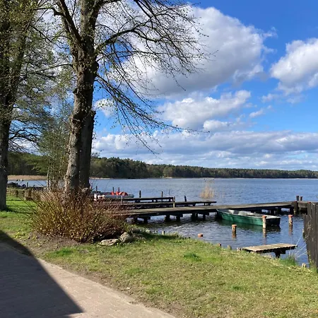Gast-& Logierhaus Am Rheinsberger See Konukevi