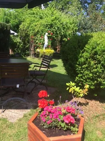 Gast-& Logierhaus Am Rheinsberger Casa de hóspedes 4*