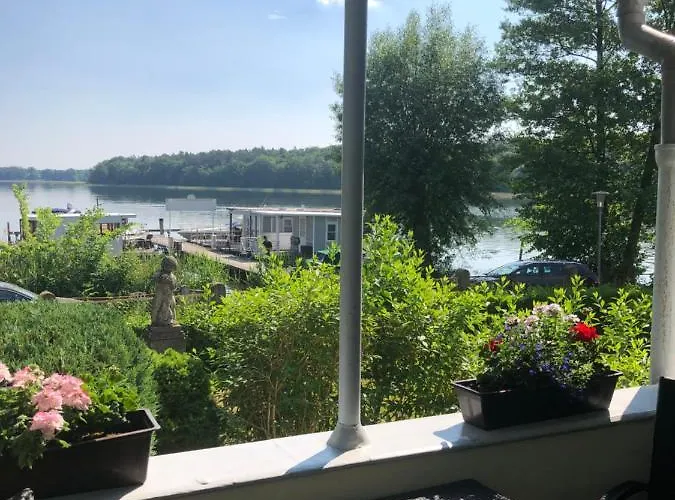 Gast-& Logierhaus Am Rheinsberger Guest house