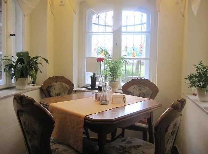 Gast-& Logierhaus Am Rheinsberger Casa de hóspedes 4*