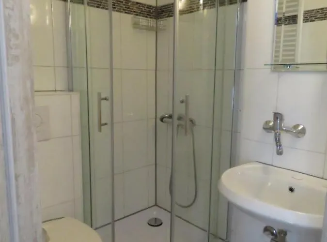 Gast-& Logierhaus Am Rheinsberger Casa de hóspedes 4*